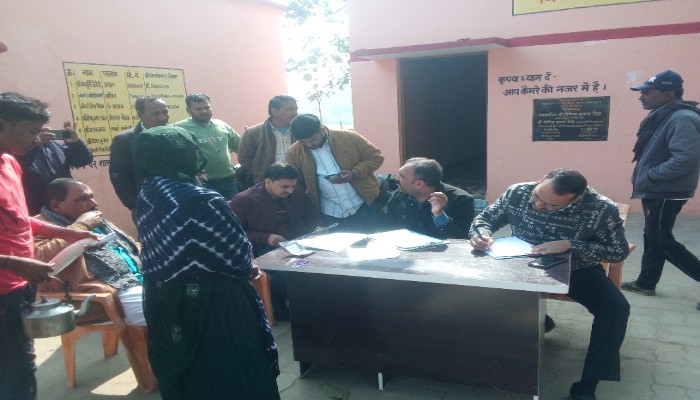 Kudwar Ration Scam : कुड़वार में सरकारी राशन प्रणाली पर बड़ा सवाल, जांच में कोटेदार की मनमानी उजागर