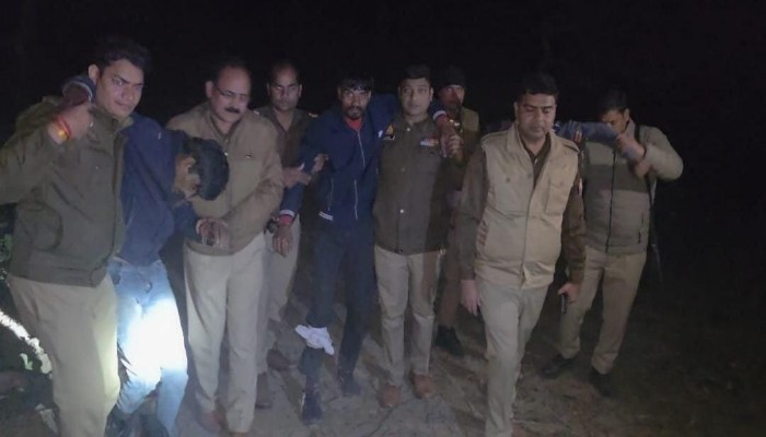 पुलिस और गौतस्करों के बीच मुठभेड़, जवाबी फायरिंग में तीन तस्कर घायल