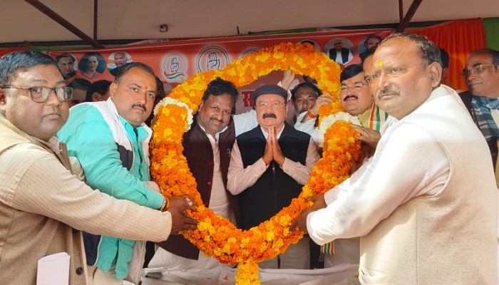 अमेठी की जनता के दिल में गांधी, विकास के लिए हर दरवाजा खटखटाऊंगा: सांसद किशोरी लाल शर्मा