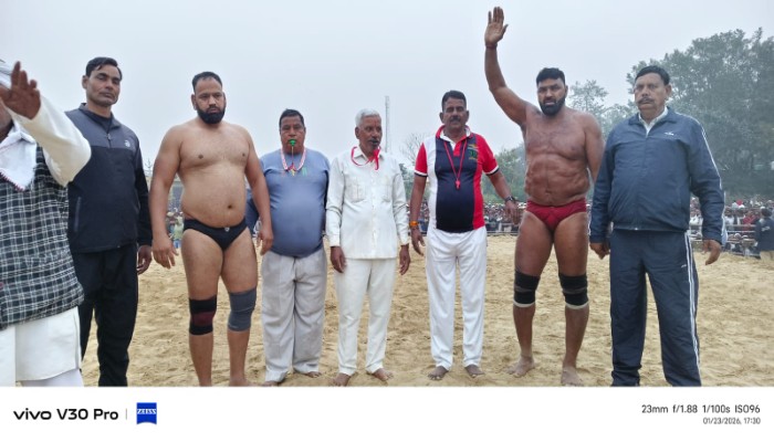 रूपबास में बसंत पंचमी पर आयोजित विशाल कुश्ती दंगल में हरिकेश हाथरस बने विजेता