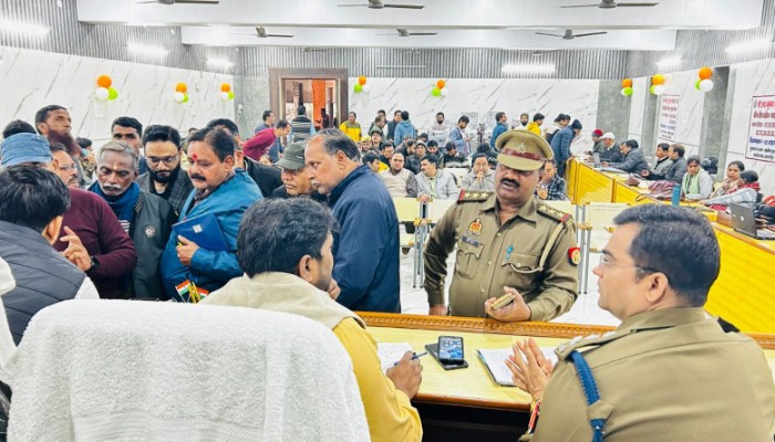 शाहजहाँपुर: तहसील सदर में सम्पूर्ण समाधान दिवस का आयोजन, अधिकारियों ने सुनीं जनसमस्याएँ