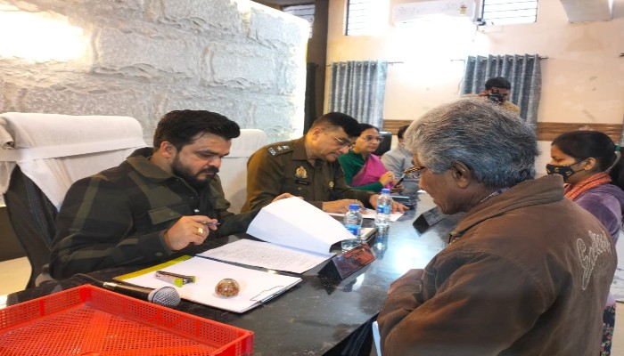 रामपुरः डीएम व एसपी ने किया समाधान दिवस का आयोजन