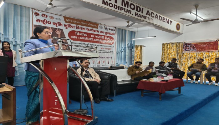 दयावती मोदी अकादमी में राष्ट्रीय कृमि मुक्ति दिवस पर जागरूकता कार्यक्रम, डीएम ने बच्चों को दिया स्वास्थ्य का संदेश