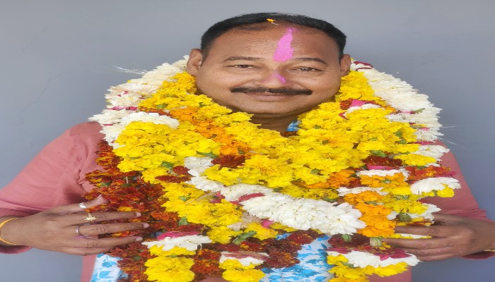 माध्यमिक शिक्षक संघ पाण्डेय गुट के जिलाध्यक्ष बने वीरेंद्र बहादुर, BJP नेताओं ने दी बधाई