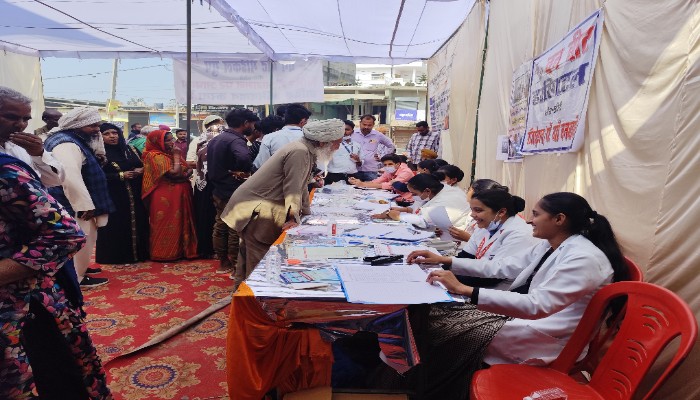 वनबीट मेडिकल ग्रुप ने लगाया विशाल नि:शुल्क स्वास्थ्य शिविर, जरूरतमंदों को मिला लाभ