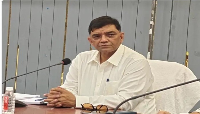 Pilibhit: जिलाधिकारी ने कर्मचारियों को दी बड़ी राहत, इतने दिन बंद रहेंगे कार्यालय