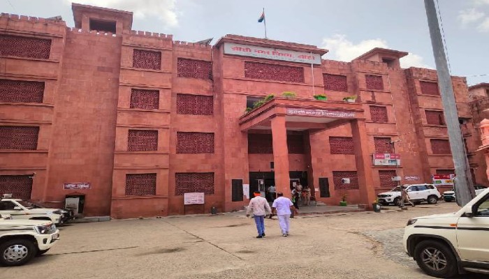 बिजौली औद्योगिक क्षेत्र: विकास की जगह 'टैक्स' की जंग, नगर निगम ने यूपीसीड़ा को थमाया 12 करोड़ का नोटिस