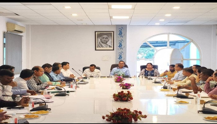 बाढ़ की समस्याओं से निपटने के लिए हुई बैठक, वरिष्ठ वैज्ञानिक रहे मौजूद