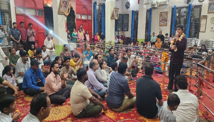 “दिल में तू श्याम नाम की ज्योति जला के देख, आएगा मेरा सांवरा दिल से बुला के देख…” भजनों पर झूमे श्रद्धालु