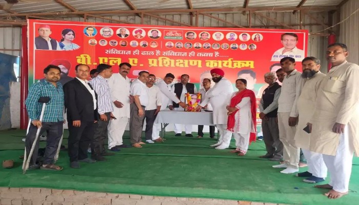 Pilibhit: सपा ने मनाई शिवदयाल चौरसिया की जयंती, आयोजित हुआ कार्यक्रम