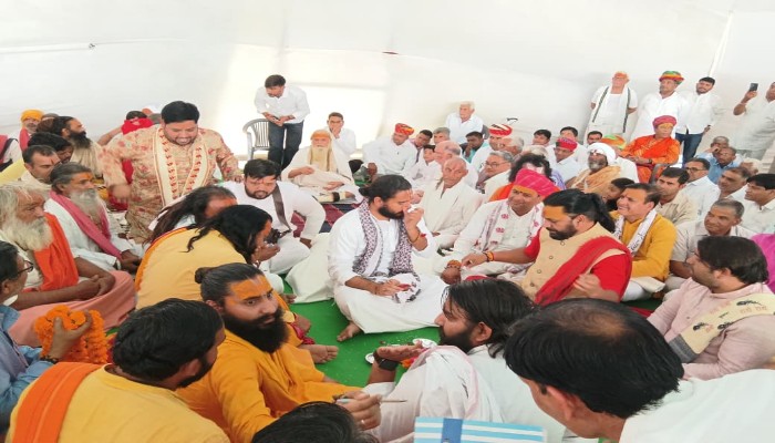 निर्झर धाम आश्रम पर 108 कुंडीय श्री लक्ष्मी नारायण महायज्ञ का सोमवार को होगा समापन