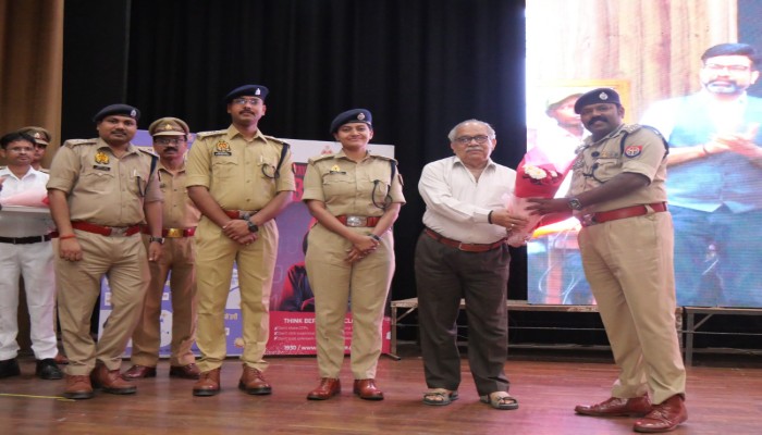 साइबर क्राइम के बारे में जागरूक करने के लिए सेमिनार का हुआ आयोजन