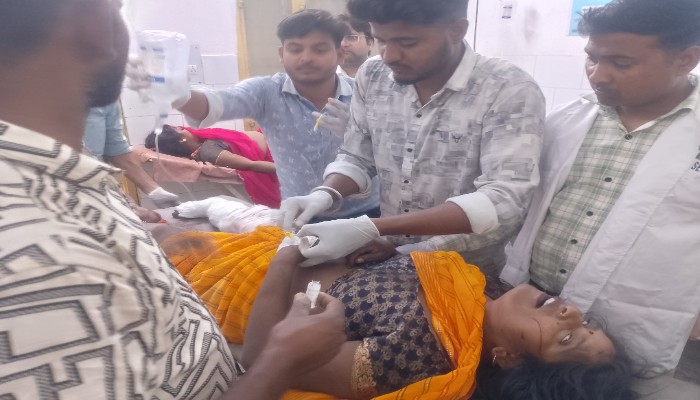 पीलीभीत-दियोरिया मार्ग पर हुआ भीषण सड़क हादसा, दो लोगों की मौत, कई घायल