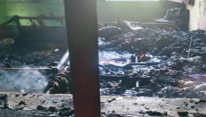 अमरिया: गैस सिलेंडर फटने से घर में लगी भीषण आग, लाखों का नुकसान