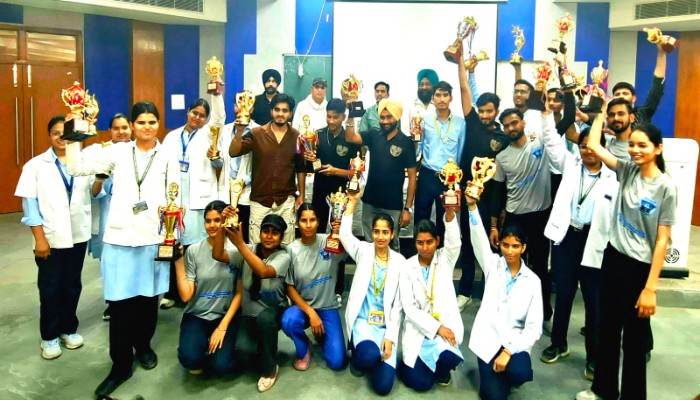 राजकीय नर्सिंग महाविद्यालय में गेम वीक का समापन, विजोताओं का हुआ सम्मान