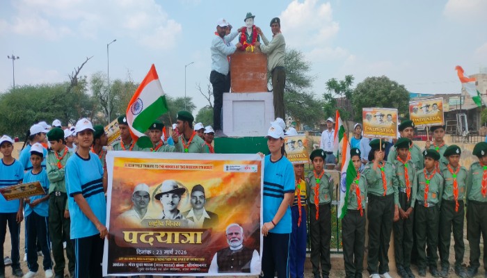 ‘मेरा भारत-मेरी जिम्मेदारी’ थीम पर पदयात्रा, युवाओं ने शहीदों को किया नमन