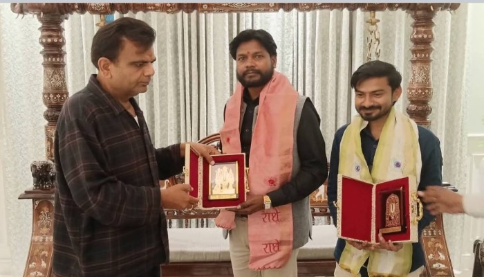 शाहजहाँपुर: समाज सेवा की मिसाल बने विनय अग्रवाल, पत्रकार यूनियन के नवनिर्वाचित पदाधिकारियों का किया भव्य स्वागत