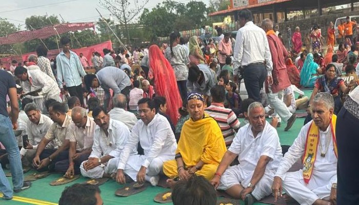 भीलवाड़ा में सामाजिक एकता की नई मिसाल: 'एक जाजम, एक पंगत' पर हजारों ने ग्रहण किया महाप्रसाद