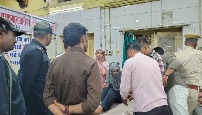 प्रेम प्रसंग के चलते टावर पर चढ़ी युवती, कड़ी मशक्कत के बाद उतारी गई नीचे