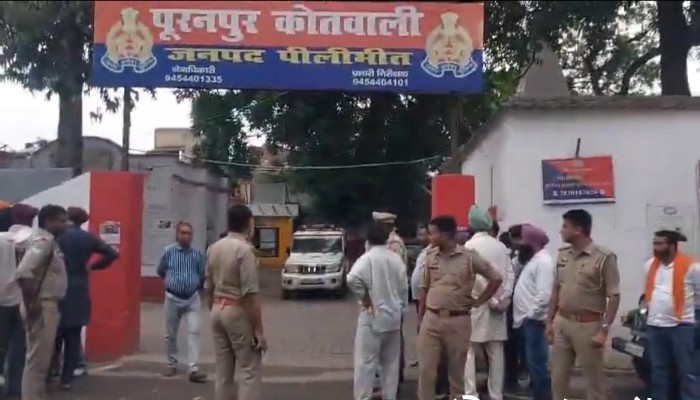 पीलीभीत: किसान नेता बलजिंदर सिंह की गिरफ्तारी से भड़का आक्रोश, कोतवाली घेराव कर किसानों ने किया जमकर हंगामा