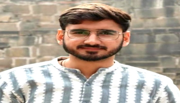 गुलाबपुरा के नवनीत शर्मा ने आरएएस परीक्षा में तीसरी रैंक हासिल कर रचा इतिहास, क्षेत्र में खुशी की लहर