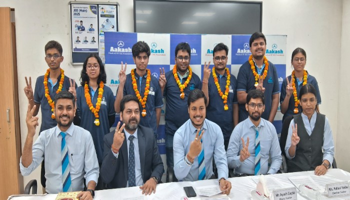 आकाश एजुकेशनल सर्विसेज लिमिटेड के छात्रों का JEE Main 2026 में शानदार प्रदर्शन