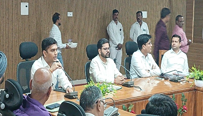 झांसी में नए जिलाधिकारी गौरांग राठी की पहल: 4 घंटे में शुरू हुआ एलपीजी शिकायत कंट्रोल रूम