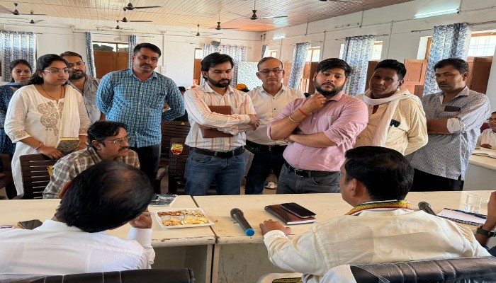 शाहपुरा-बनेड़ा में विकास कार्यों की बड़ी समीक्षा बैठक, हर गांव में श्मशान घाट बनाने के निर्देश