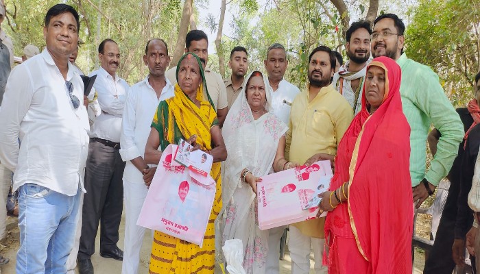 अमेठी में अग्निकांड पीड़ितों से मिलीं विधायक, राहत सामग्री और सहायता का भरोसा