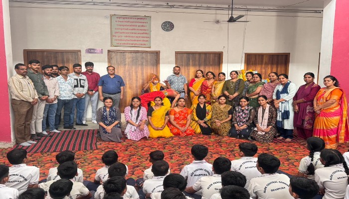 आलोक सेंट्रल स्कूल में श्रद्धा और उत्साह के साथ मनाई गई भगवान नरसिंह जयंती, सजीव झांकी ने मोहा मन