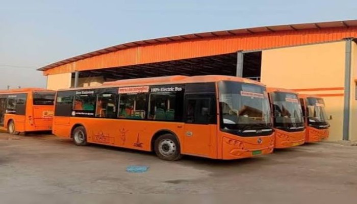 झांसी सिटी बस सेवा घाटे में, फिर भी यात्रियों के लिए बनी राहत, आंकड़ों ने खड़े किए सवाल