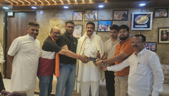 “कलम की आवाज” कार्यक्रम में झांसी के युवा ऐश्वर्य सरावगी सम्मानित
