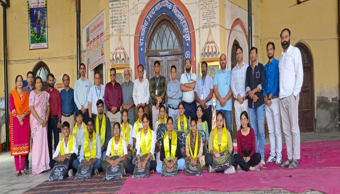 Shahpura: मेधावी छात्रों का सम्मान, 90% से अधिक अंक लाने वालों को किया गया पुरस्कृत