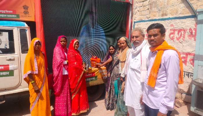रुदावल पहुंचा भाजपा का विकास रथ, ग्रामीणों को दी जनकल्याणकारी योजनाओं की जानकारी