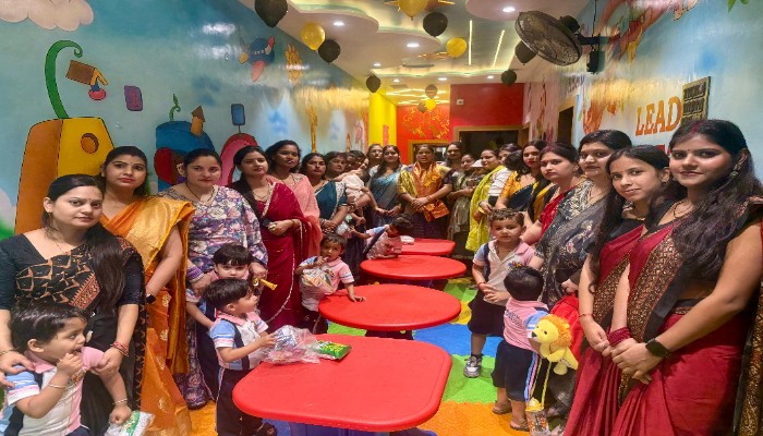 ग्लोबल किड्स प्ले स्कूल में मदर्स डे पर आयोजित हुआ रंगारंग कार्यक्रम