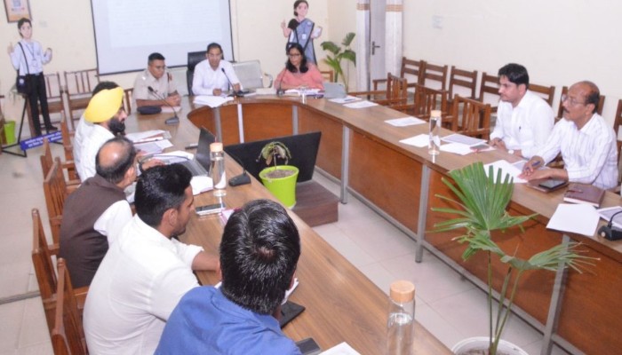 सड़क सुरक्षा सुधारने के लिए संयुक्त सर्वे और विशेष अभियान चलाने के निर्देश