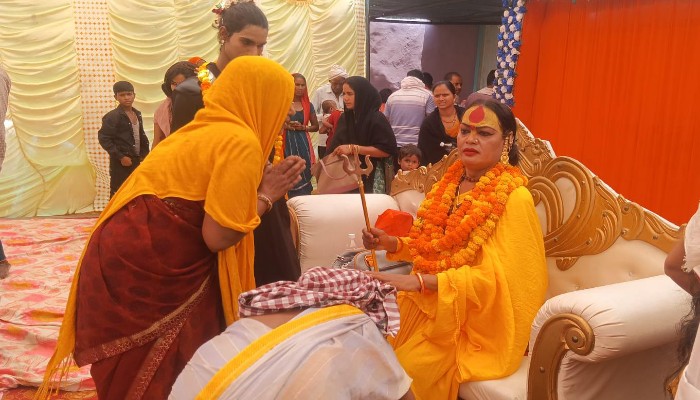 विश्व हिंदू महासंघ किन्नर प्रकोष्ठ की क्षेत्रीय महामंत्री बनने पर माँ किरन नंदगिरी का भव्य स्वागत