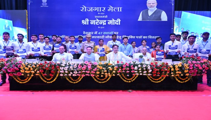 झांसी रेल मंडल में 19वें प्रधानमंत्री रोजगार मेले का आयोजन, 220 युवाओं को मिले नियुक्ति पत्र