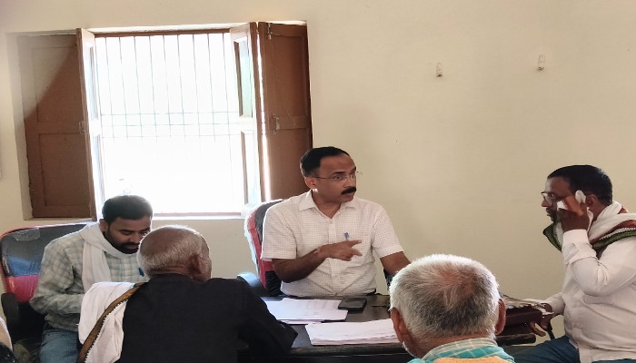 केवटली पंचायत भवन में फार्मर रजिस्ट्री का कार्य तेज, एसडीएम ने किया निरीक्षण