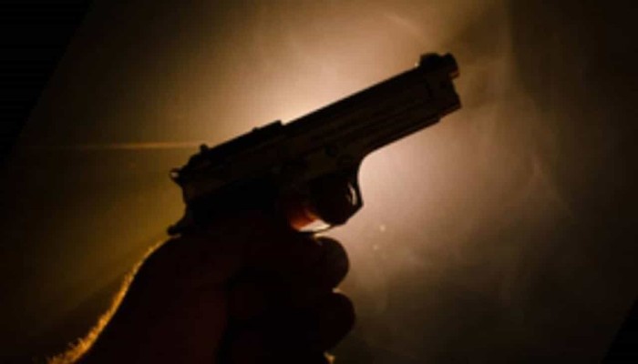 Pilibhit Firing: पुरानी रंजिश में दो पक्षों के बीच चली ताबड़तोड़ गोलियां, तीन लोग घायल