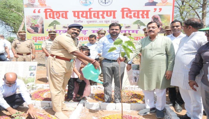 विश्व पर्यावरण दिवस पर झांसी पुलिस का विशेष अभियान, दिया पर्यावरण संरक्षण का संदेश