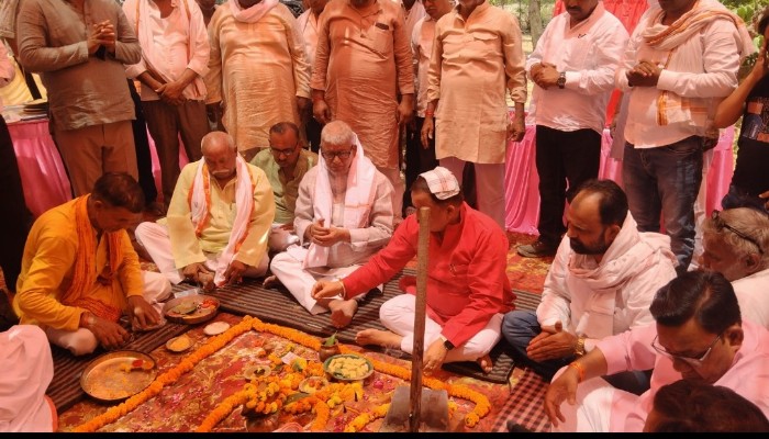 बाबा श्रवण दास कुटी के विकास कार्यों का हुआ शिलान्यास, पर्यटन विभाग कराएगा सौंदर्यीकरण