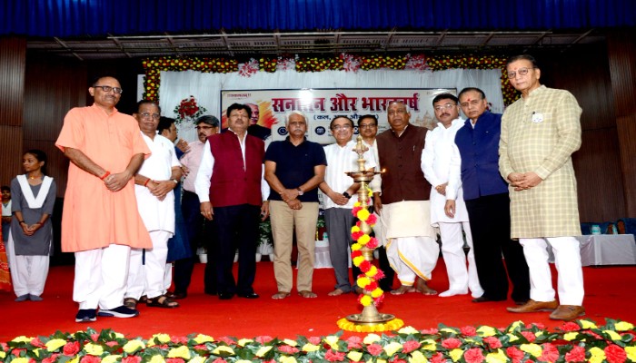 सोनभद्र में ‘सनातन और भारत वर्ष’ विषय पर हुआ भव्य आयोजन, पुष्पेंद्र कुलश्रेष्ठ ने रखे विचार