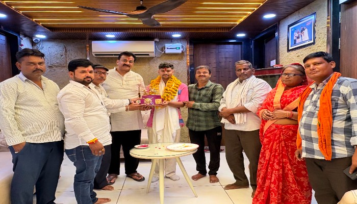 आईआईटी बीएचयू में चयनित हुए सार्थक गुप्ता, गहोई समाज और झांसी का बढ़ाया मान