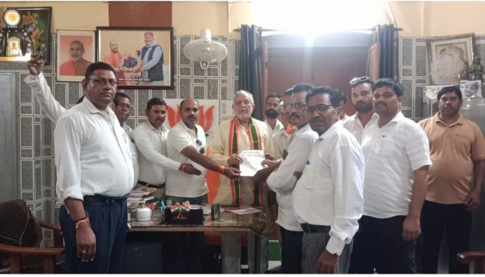 ऑनलाइन रजिस्ट्री व्यवस्था के विरोध में अधिवक्ताओं का आंदोलन तेज, सुरेश खन्ना ने दिया आश्वासन