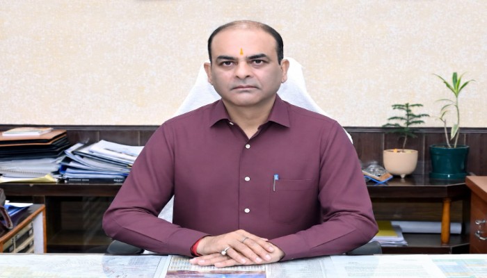 झांसी मंडल में बिना वजह अलार्म चेन पुलिंग करने वालों पर सख्ती, वसूला गया ढाई लाख का जुर्माना