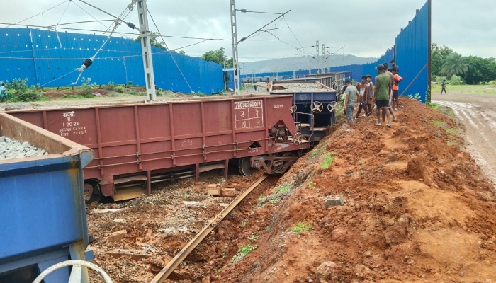 Train Derailment: झारखंड में रेल हादसा, साहिबगंज में मालगाड़ी के 18 डिब्बे पटरी से उतरे