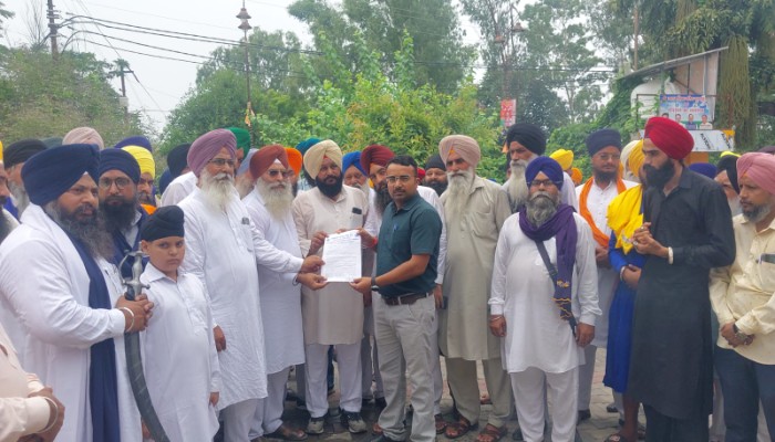आशीष नेगी के कथित बयान पर सिख समाज में आक्रोश, पुतला दहन कर निष्पक्ष जांच व कार्रवाई की मांग