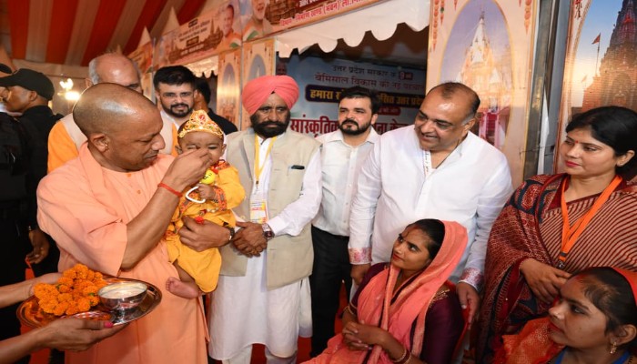 RGRS रैंकिंग में रामपुर ने हासिल किया प्रदेश में पहला स्थान, डीएम अजय द्विवेदी ने अधिकारियों को दी बधाई