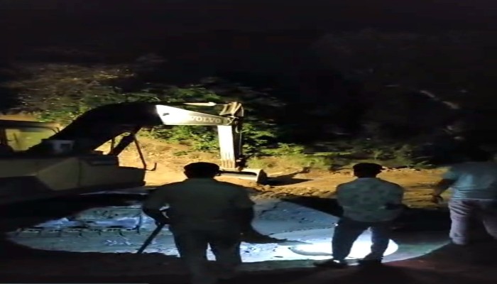 झांसी में अवैध खनन पर प्रशासन का बड़ा प्रहार, 1.63 करोड़ की वसूली, 36 वाहन-मशीनें सीज